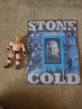 Stone Cold Folder W/ Hologram & Stone Cold Figurine